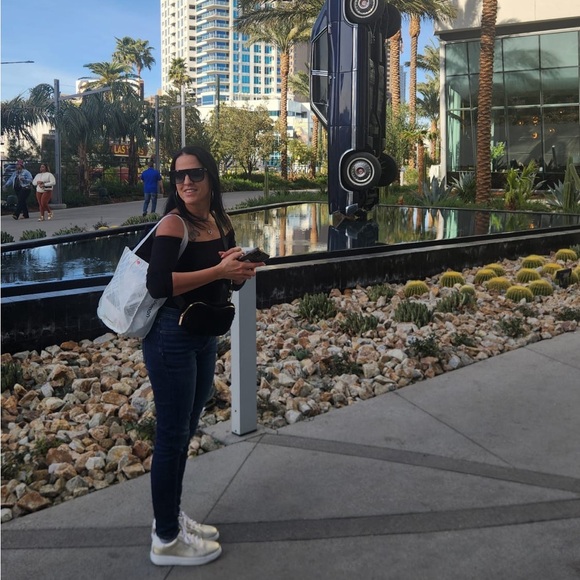 Meet your Posher, Ravital - Picture 2 of 4